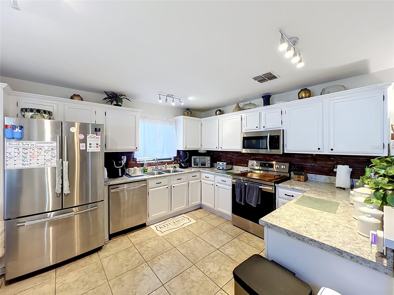WEDGEFIELD / CAPE ORLANDO ESTATES - Residential