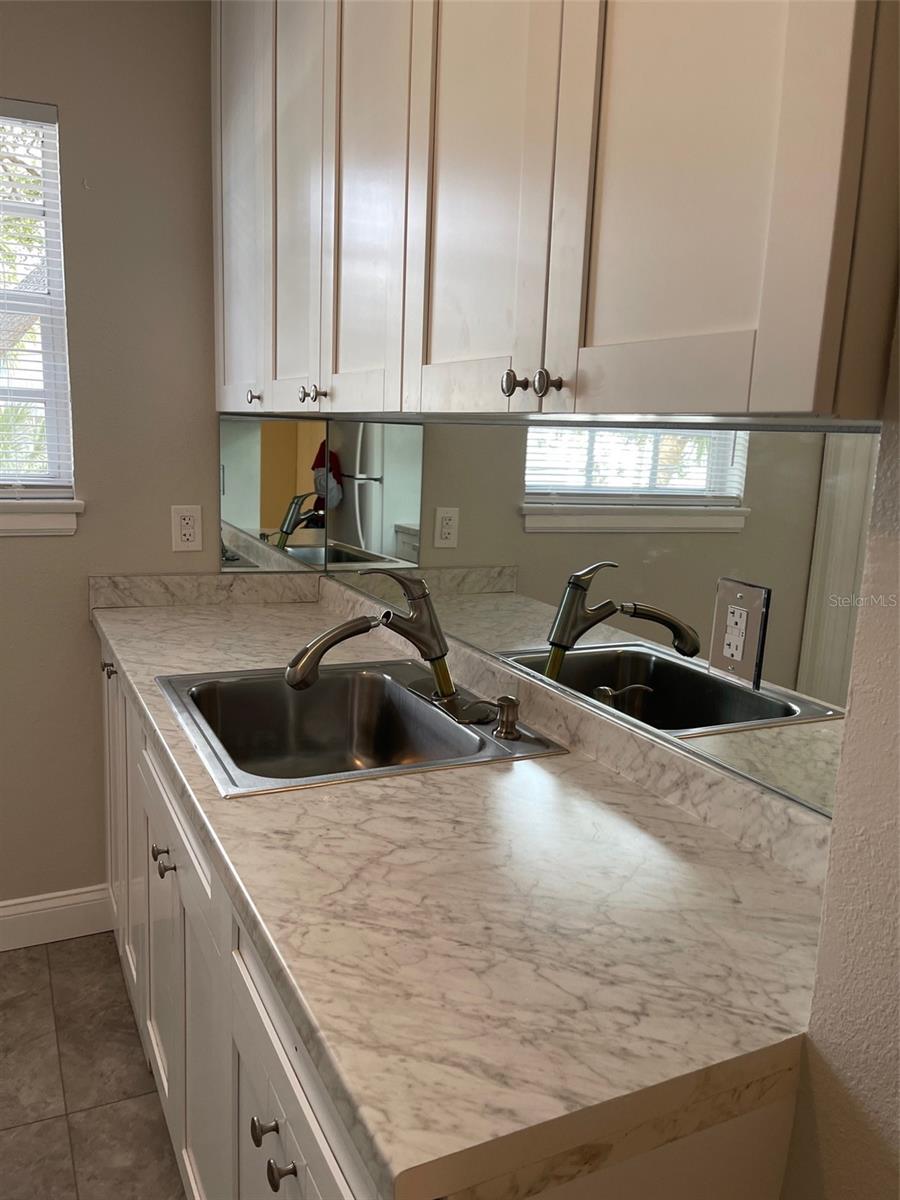 DAVIS ISLANDS PB10 PG52 TO 57 - Residential Lease
