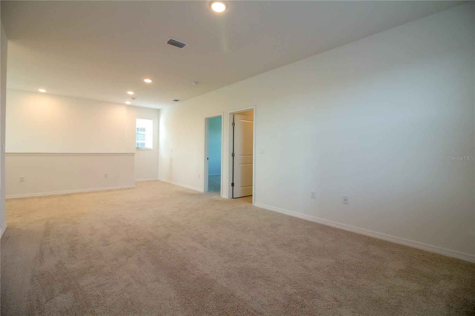 VILLAGES OF BRIDGEWATER - Residential Lease