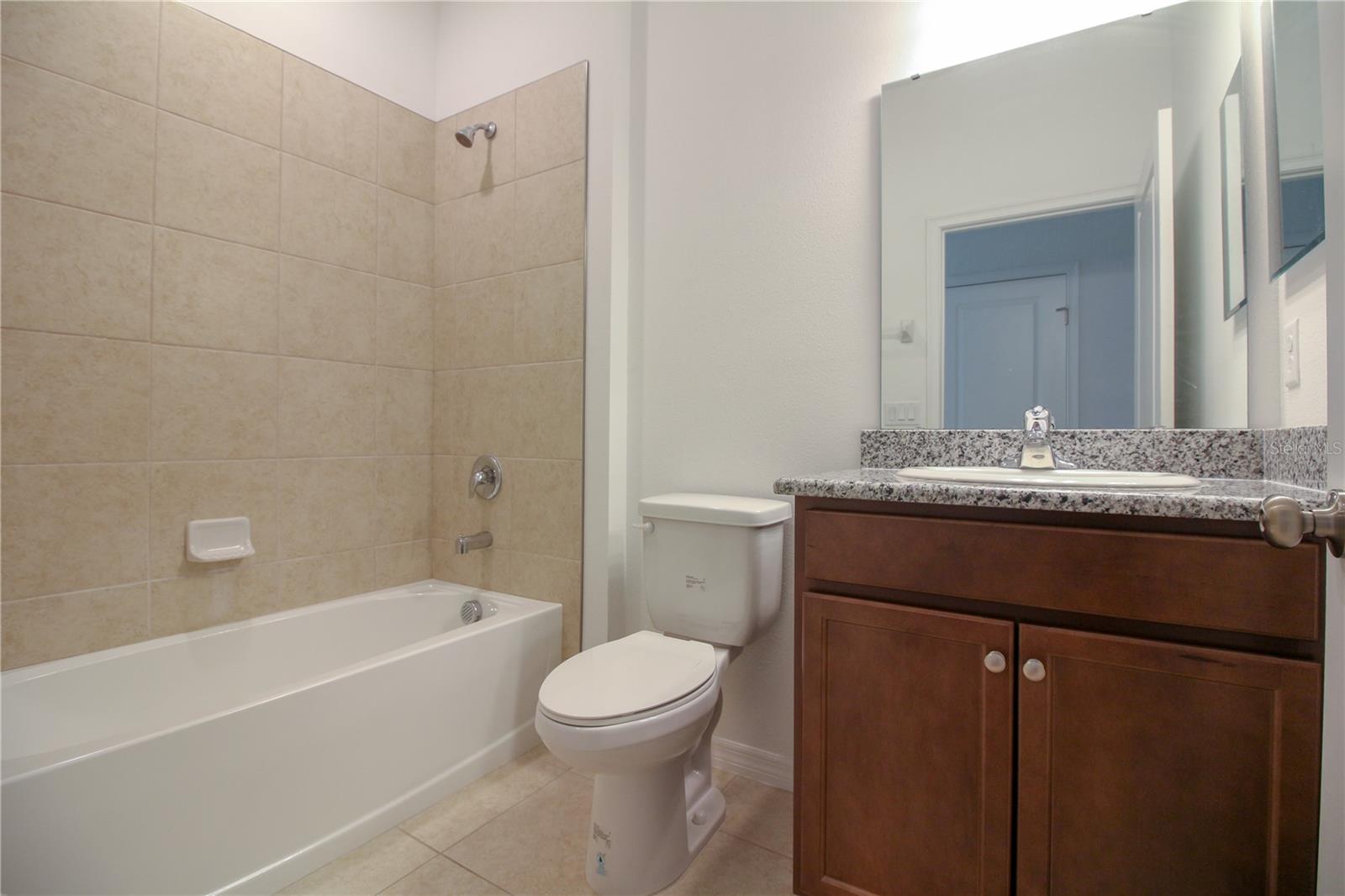 VILLAGES OF BRIDGEWATER - Residential Lease