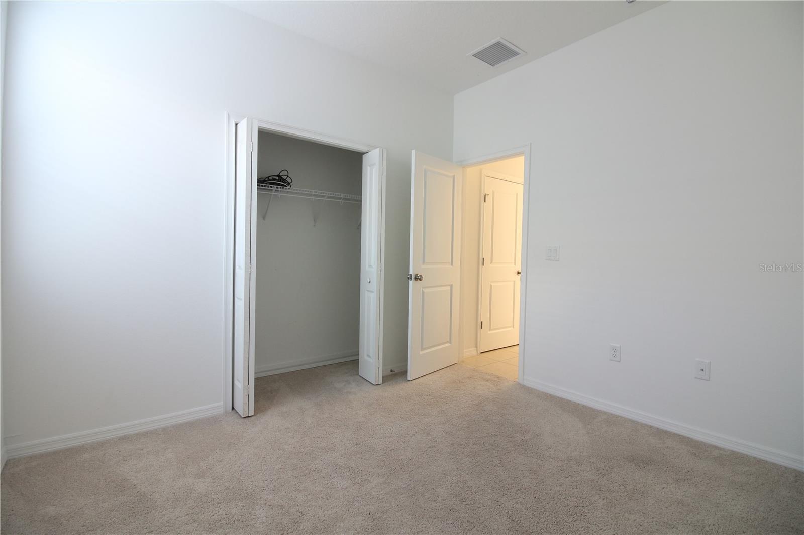 VILLAGES OF BRIDGEWATER - Residential Lease