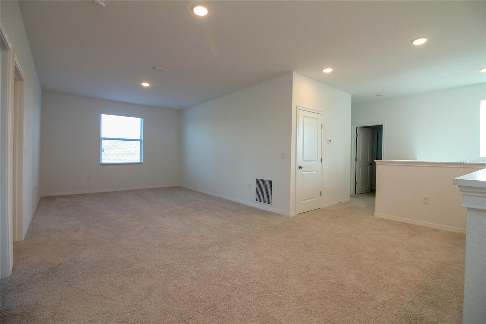 VILLAGES OF BRIDGEWATER - Residential Lease