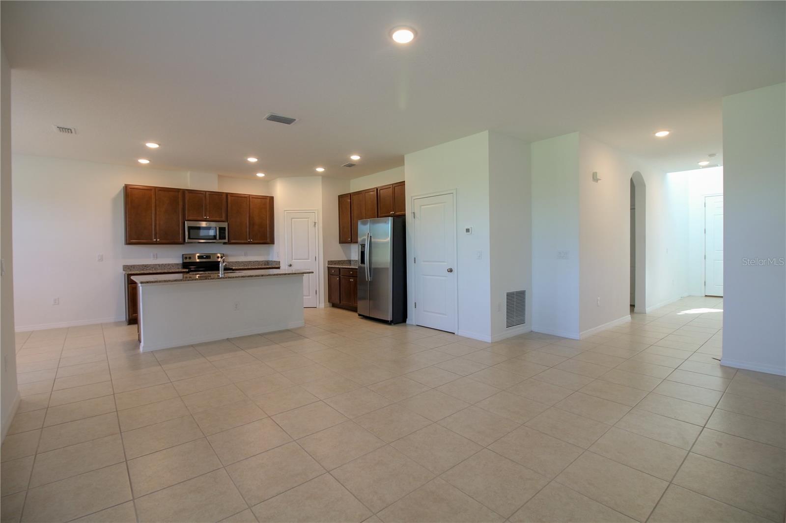 VILLAGES OF BRIDGEWATER - Residential Lease