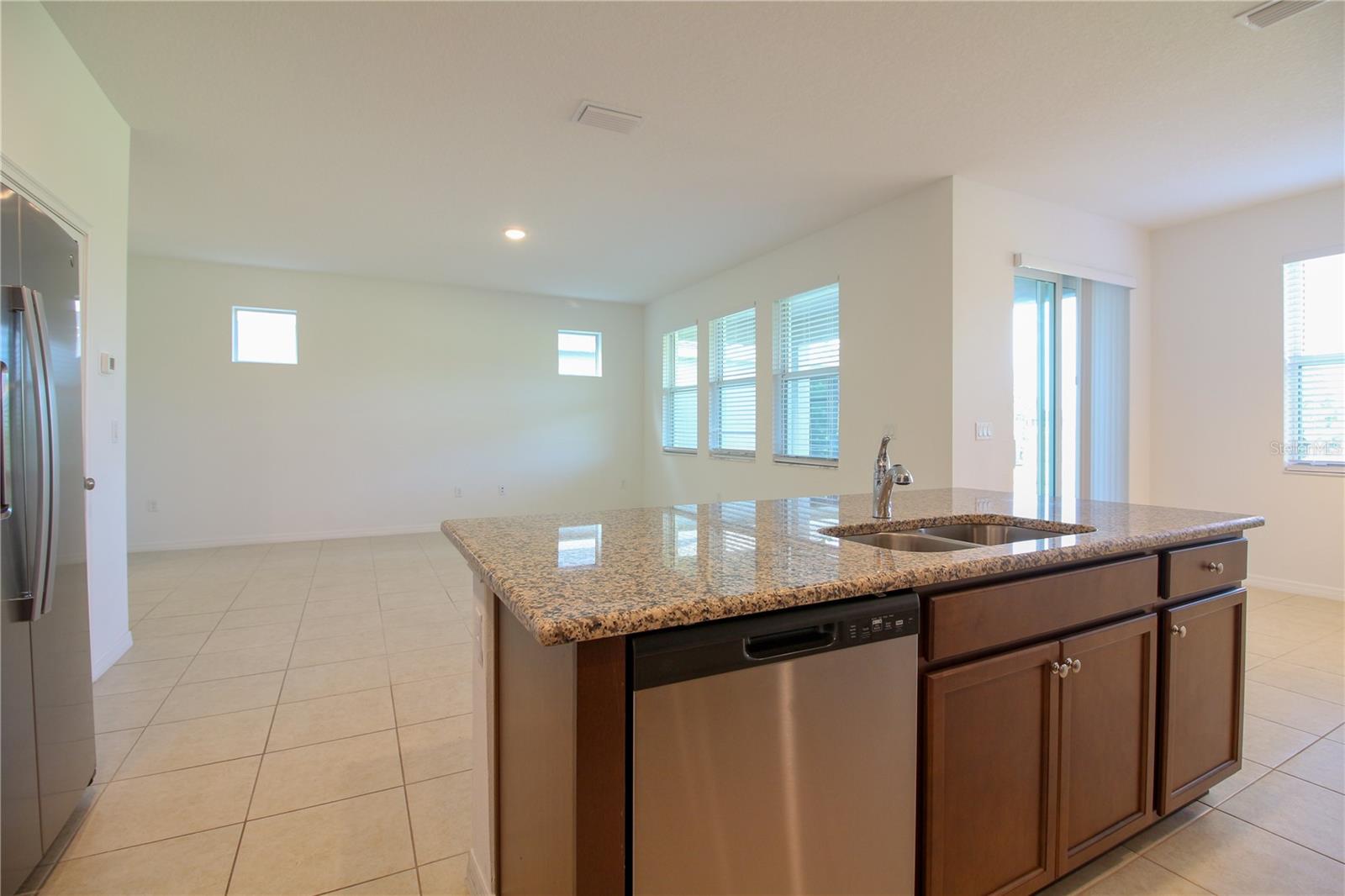 VILLAGES OF BRIDGEWATER - Residential Lease
