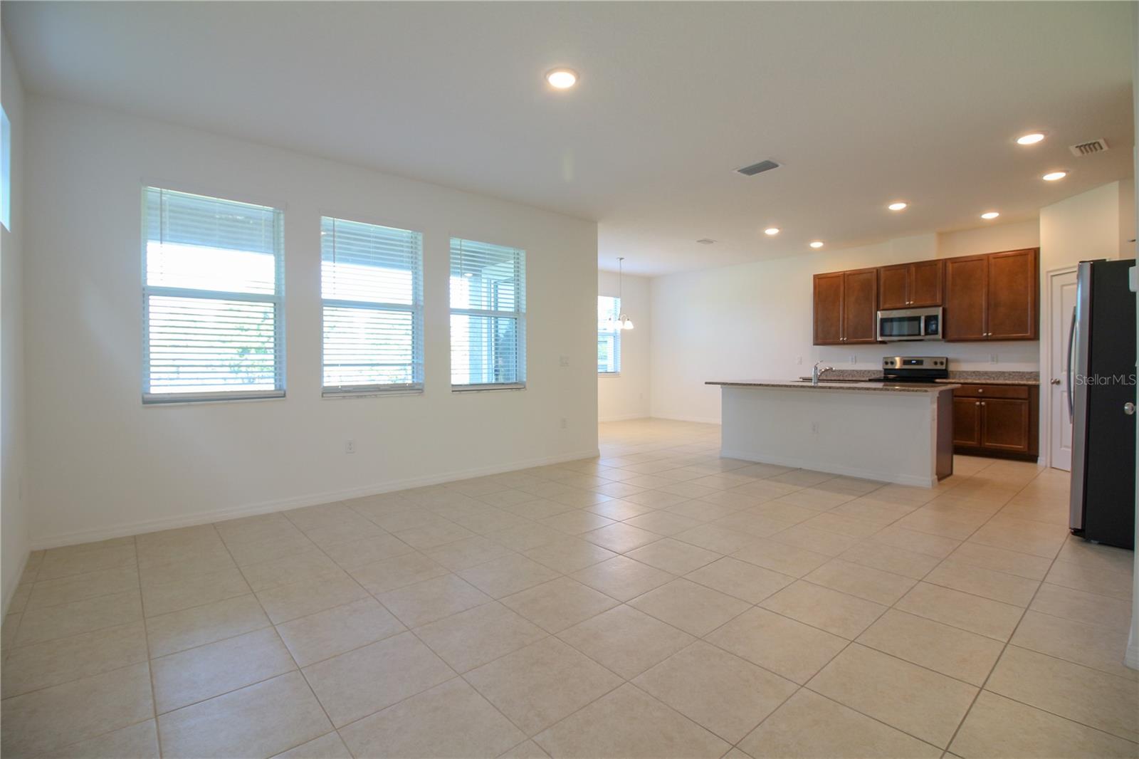 VILLAGES OF BRIDGEWATER - Residential Lease