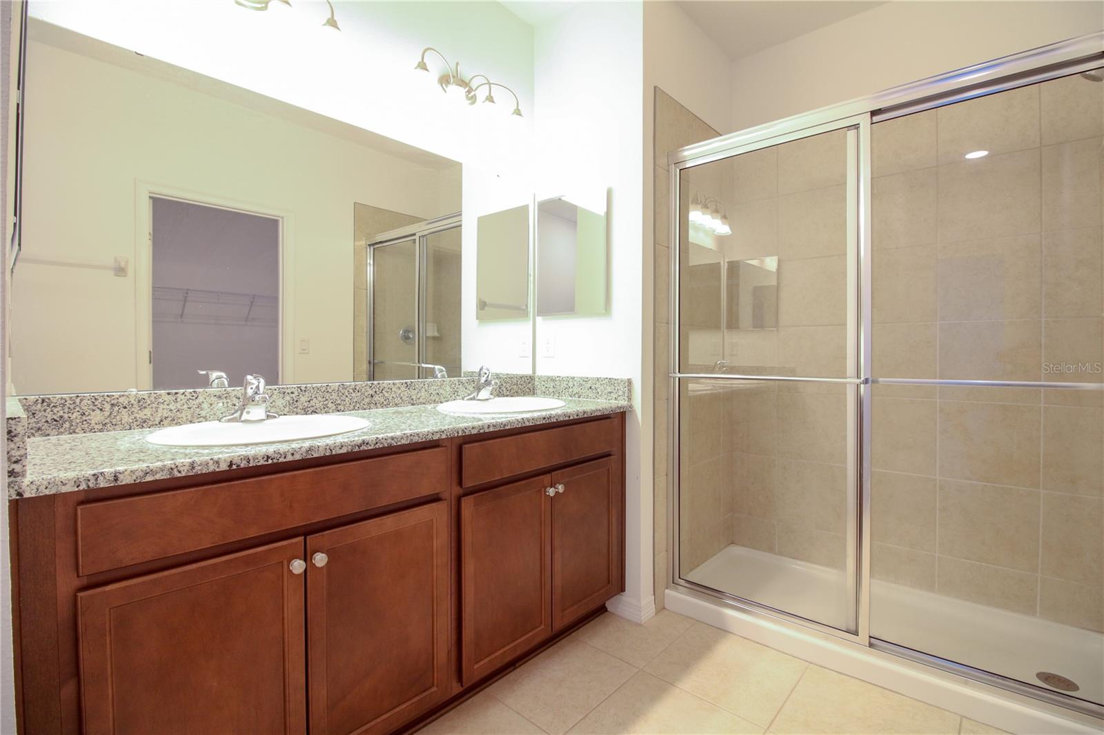 VILLAGES OF BRIDGEWATER - Residential Lease