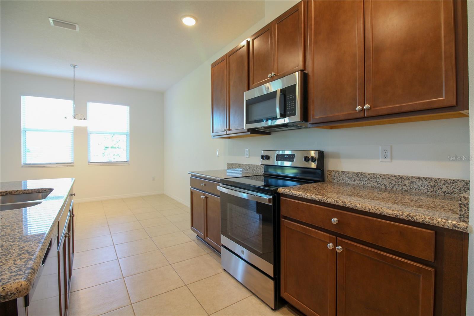 VILLAGES OF BRIDGEWATER - Residential Lease