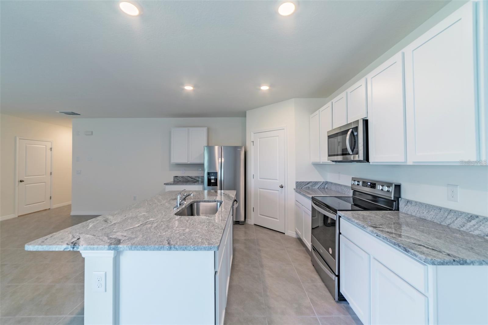 EPPERSON RANCH NORTH PH 5 POD - Residential Lease