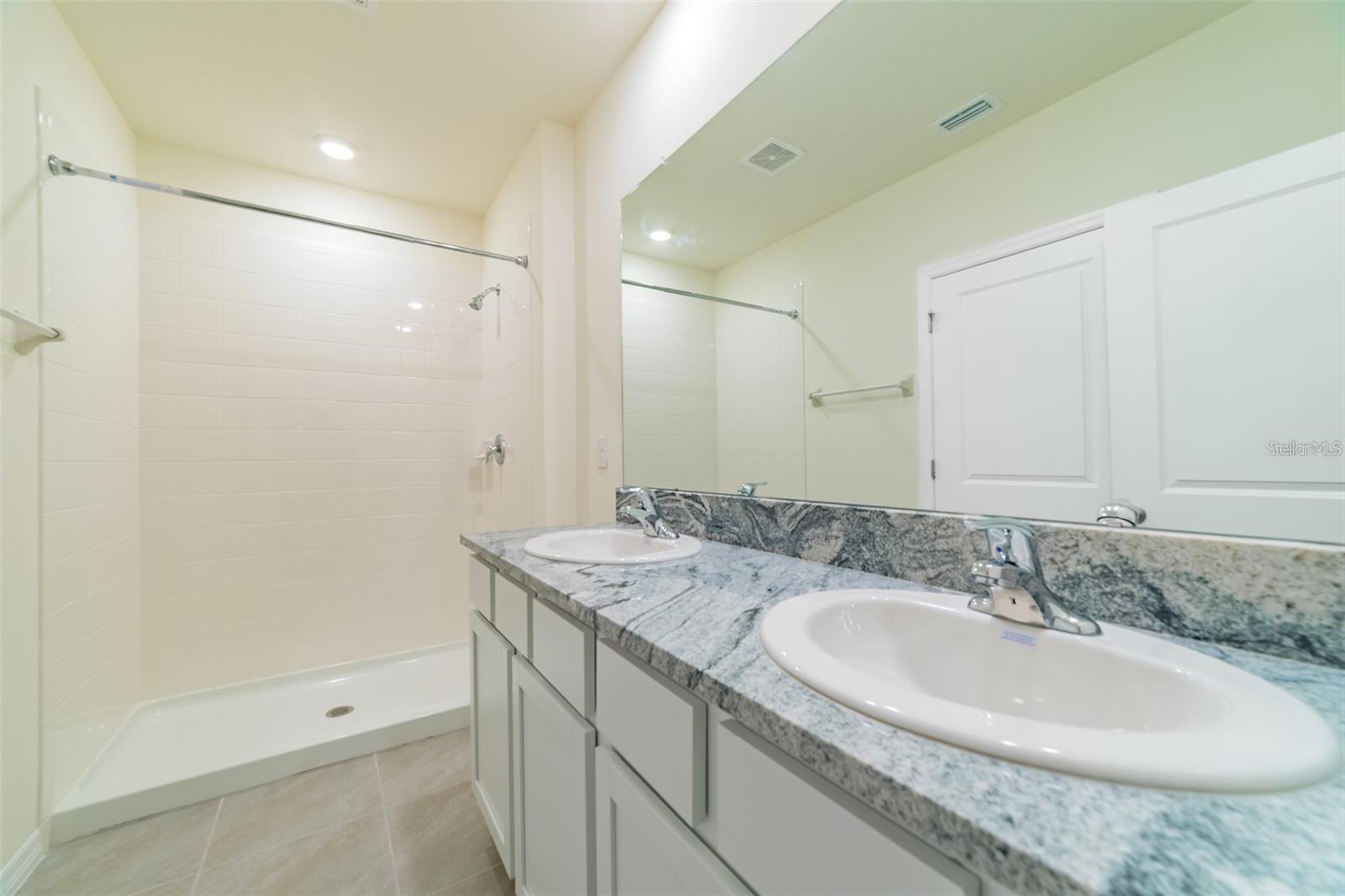 EPPERSON RANCH NORTH PH 5 POD - Residential Lease