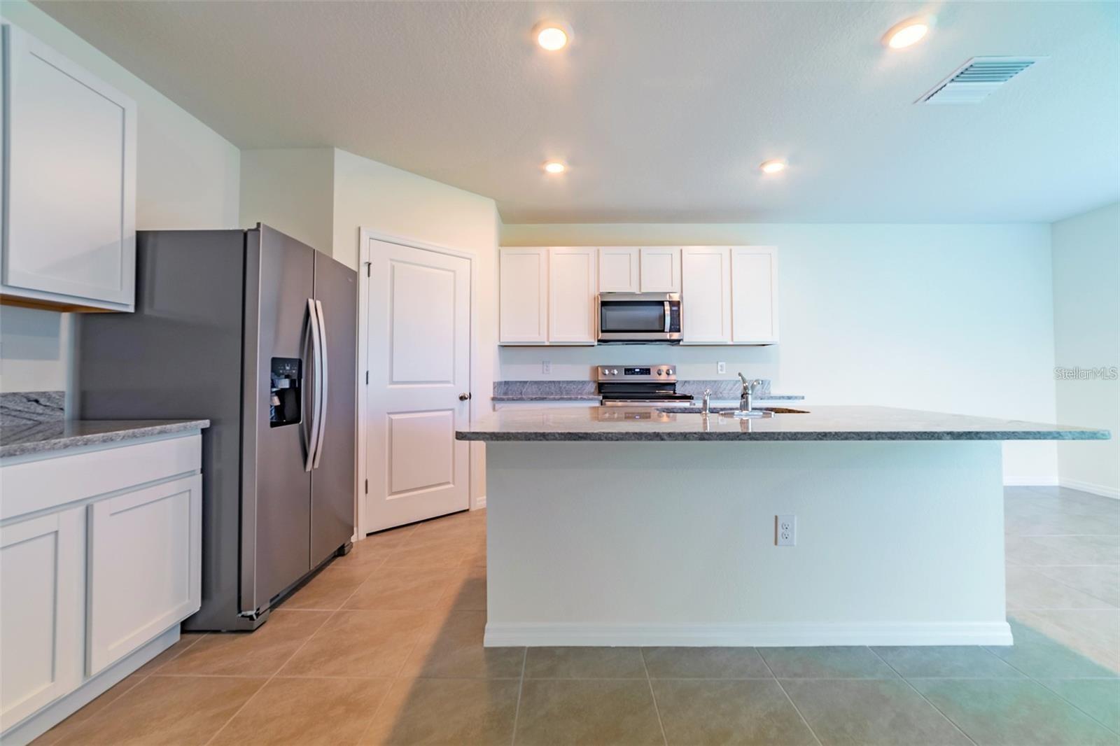 EPPERSON RANCH NORTH PH 5 POD - Residential Lease