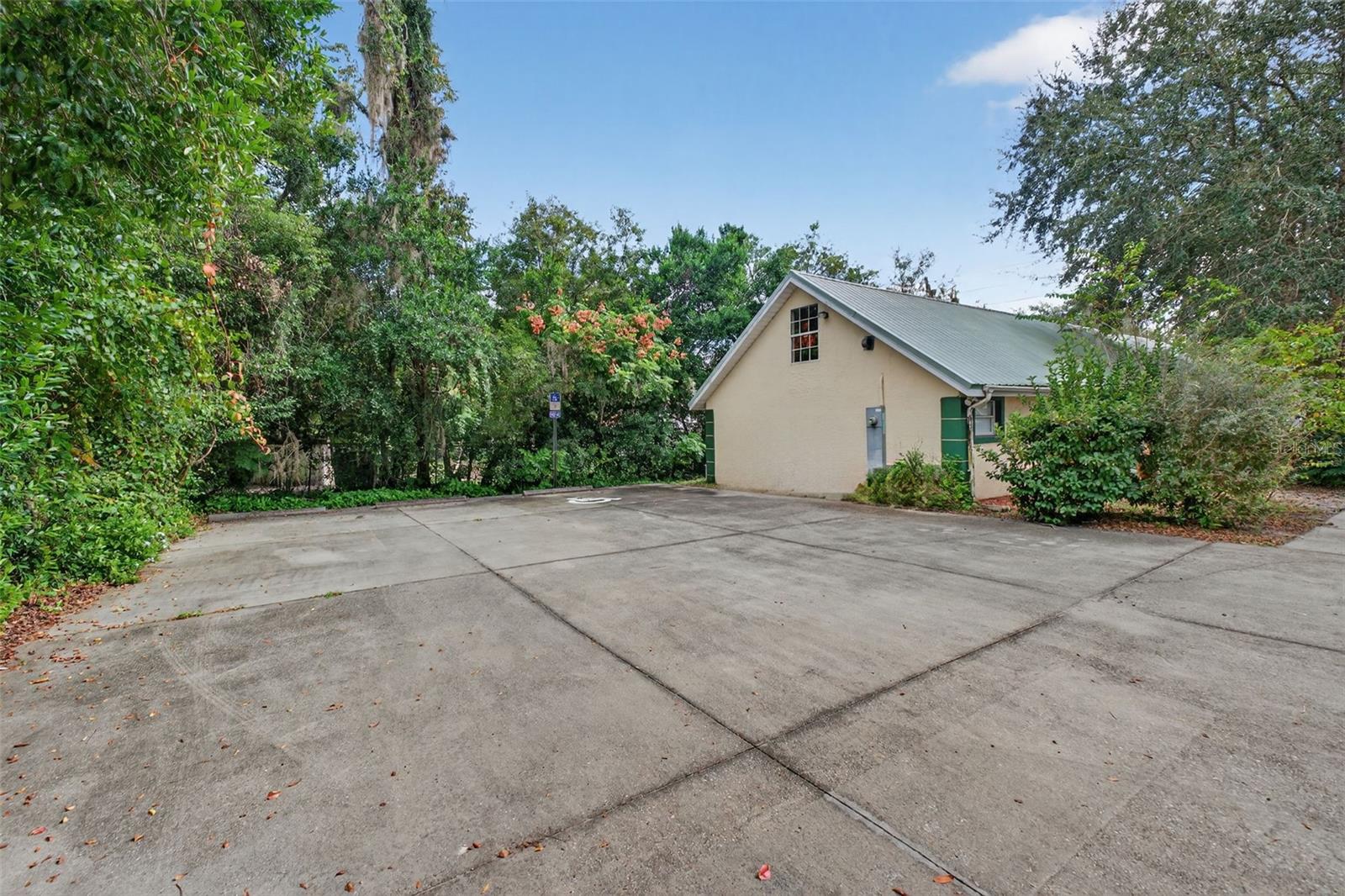 WOODMONT HEIGHTS - Commercial Sale