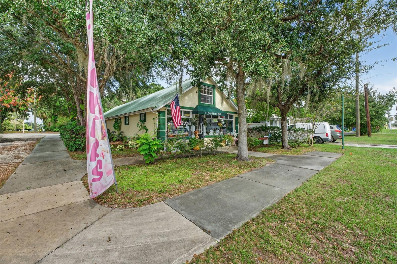 WOODMONT HEIGHTS - Commercial Sale