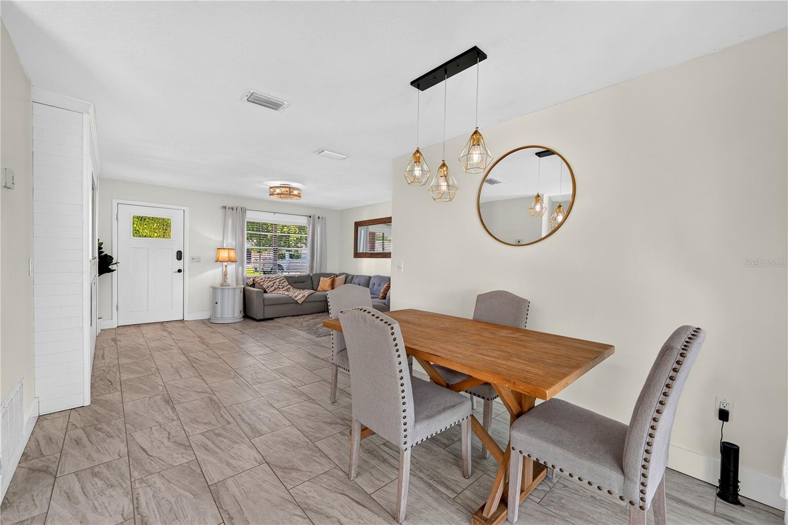 DELTONA LAKES UNIT 09 - Residential