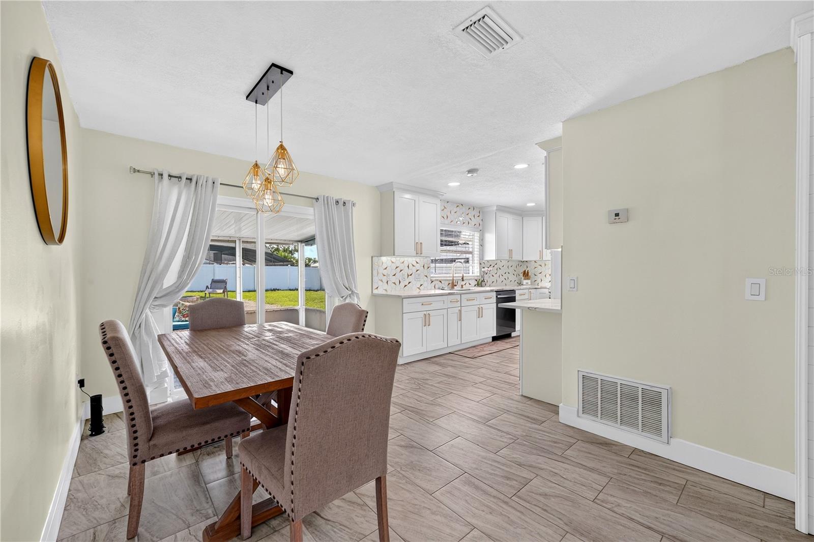 DELTONA LAKES UNIT 09 - Residential