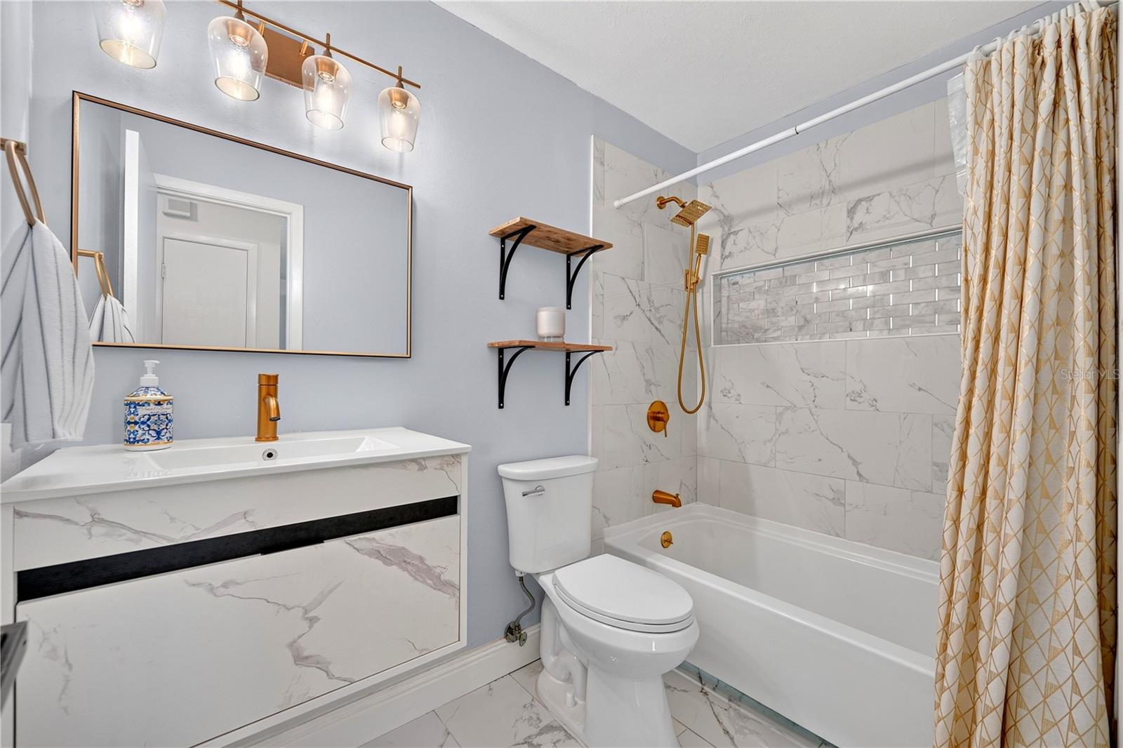 DELTONA LAKES UNIT 09 - Residential