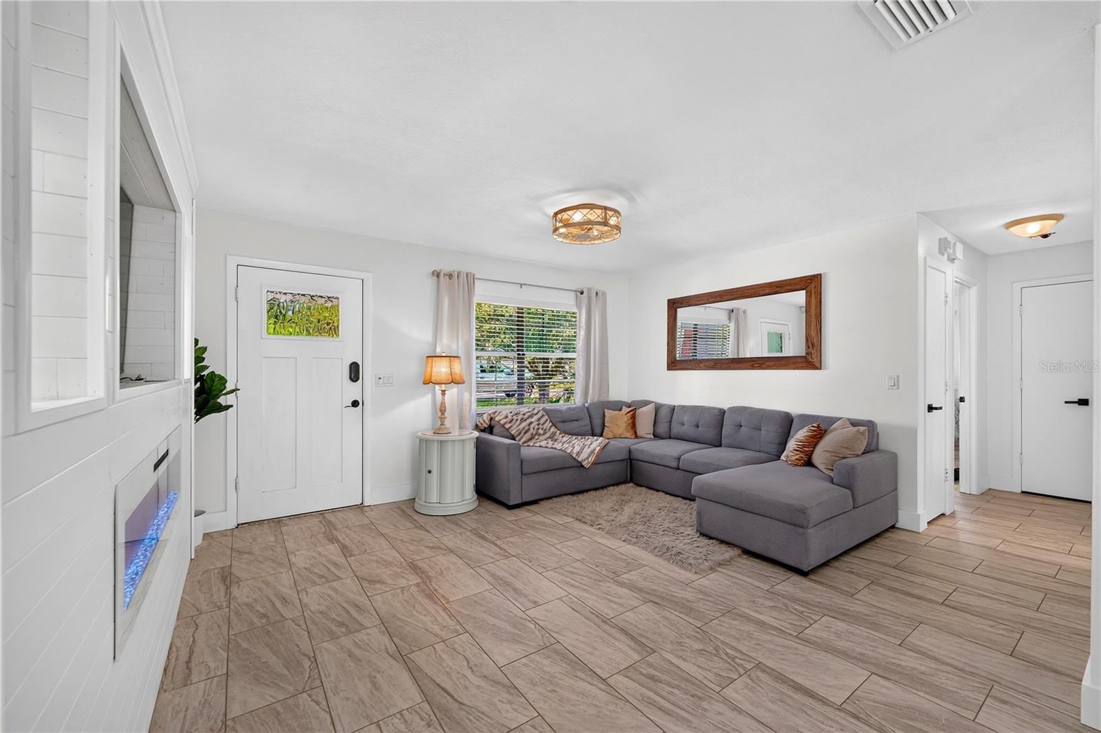 DELTONA LAKES UNIT 09 - Residential
