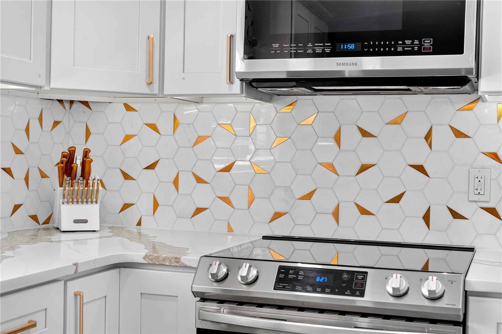 DELTONA LAKES UNIT 09 - Residential