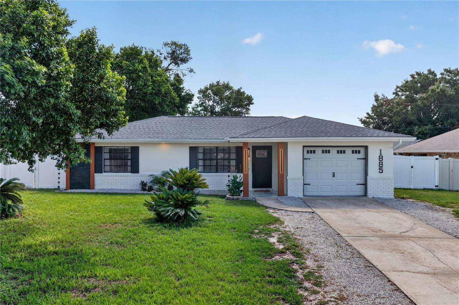 DELTONA LAKES UNIT 09 - Residential
