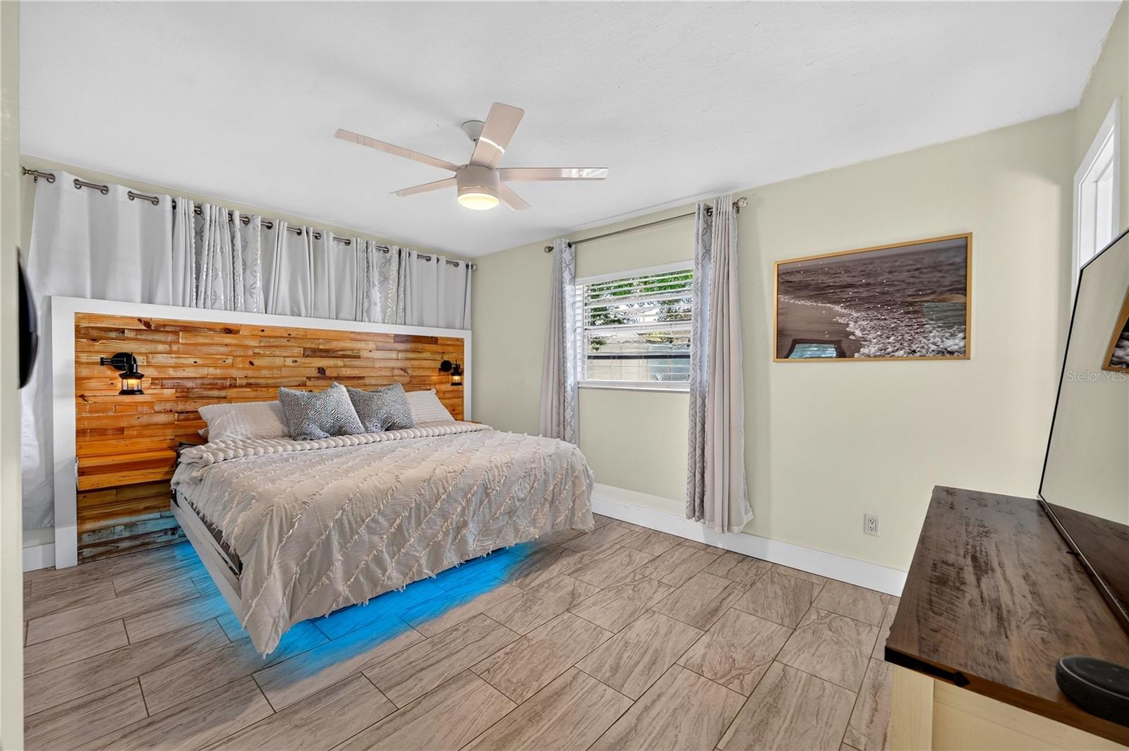 DELTONA LAKES UNIT 09 - Residential