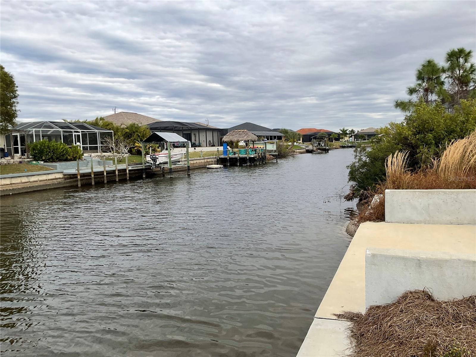 CAPE CORAL - Land