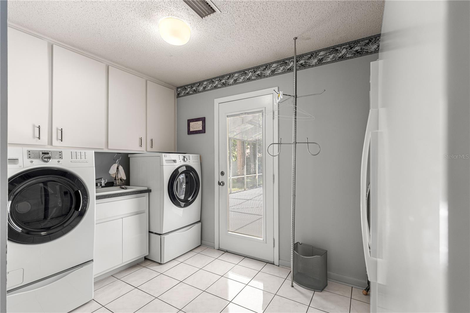 CRESTWOOD UN 03 - Residential