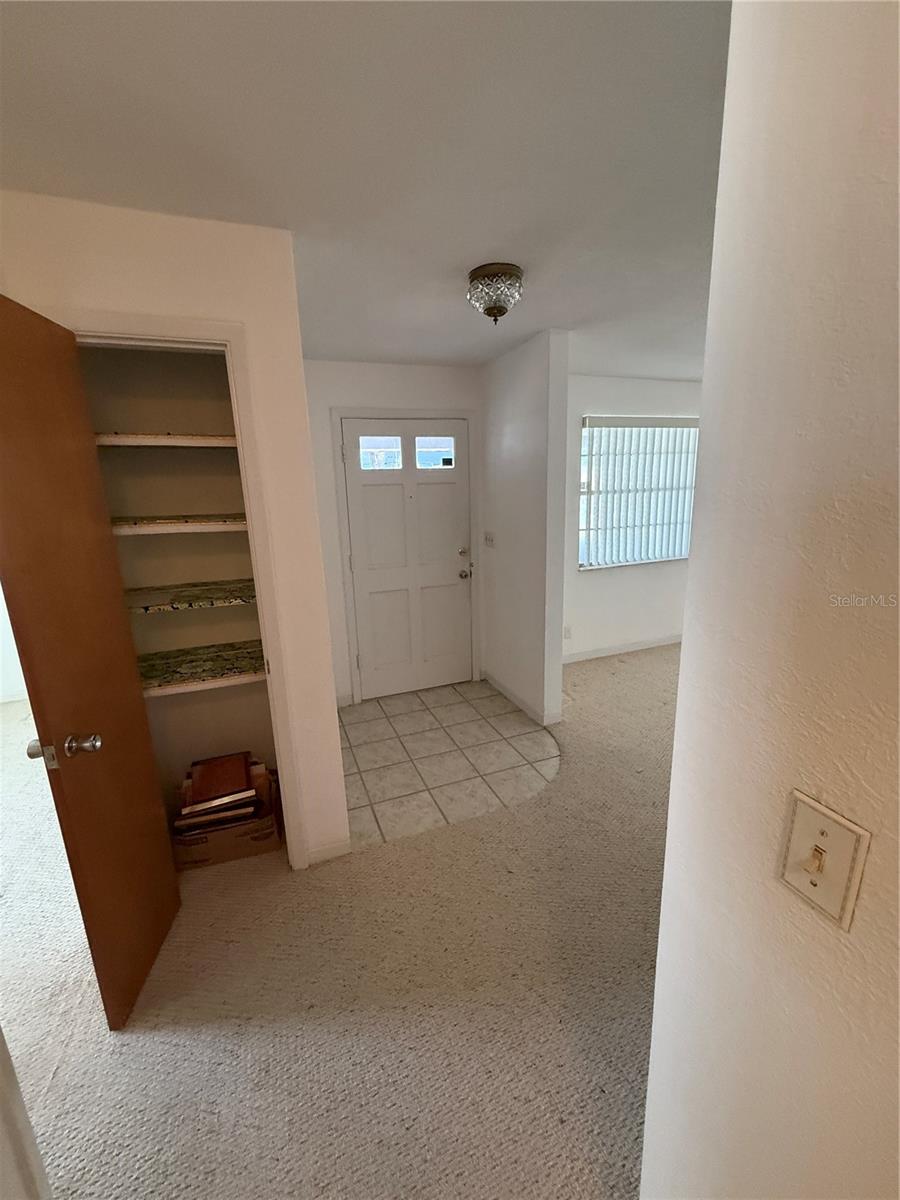 BREAKERS UNIT 01 - Residential