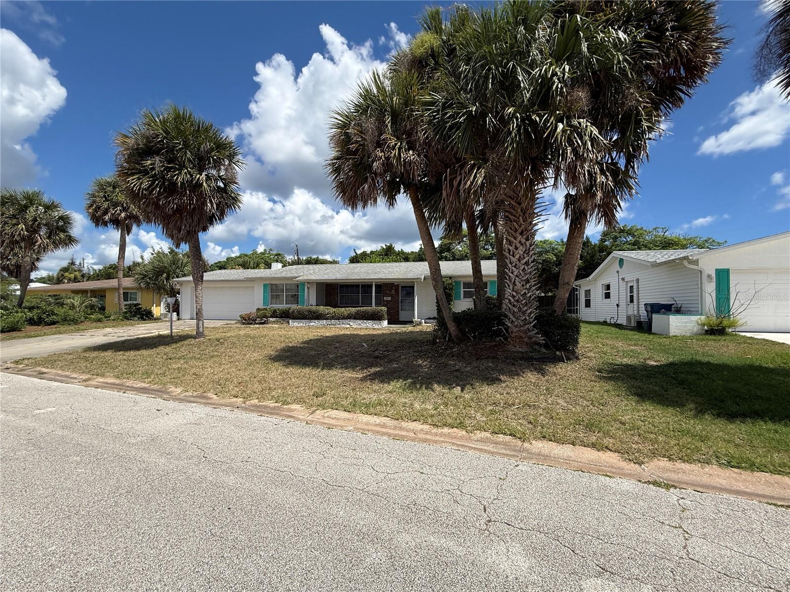 BREAKERS UNIT 01 - Residential