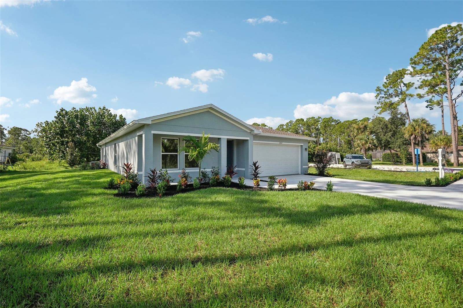 GRAND OAKS ON LAKE DAMON - Residential