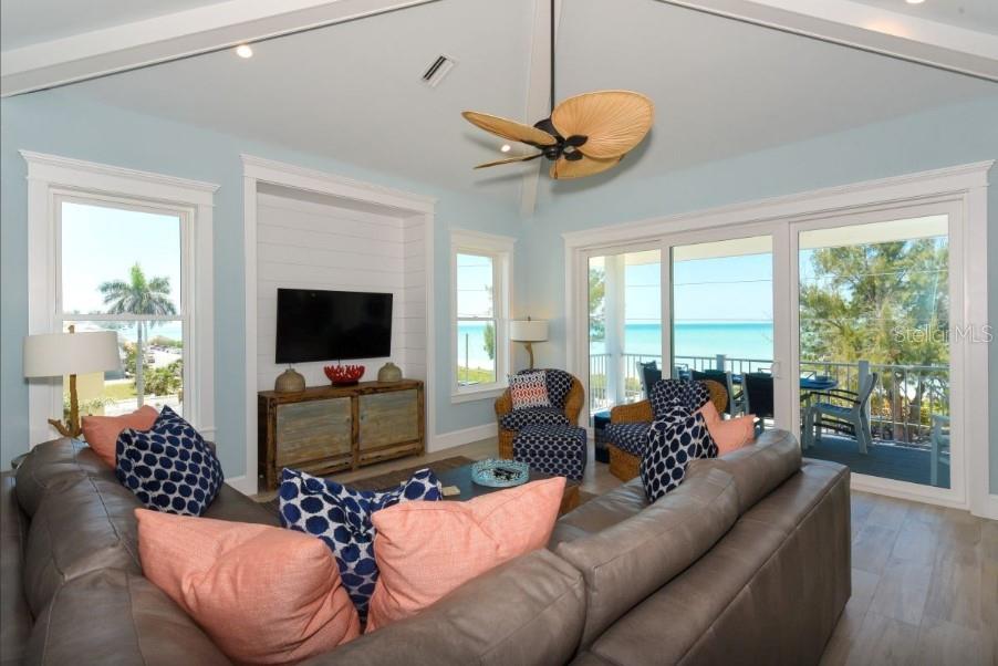 CORTEZ BEACH PB1/203 & - Residential