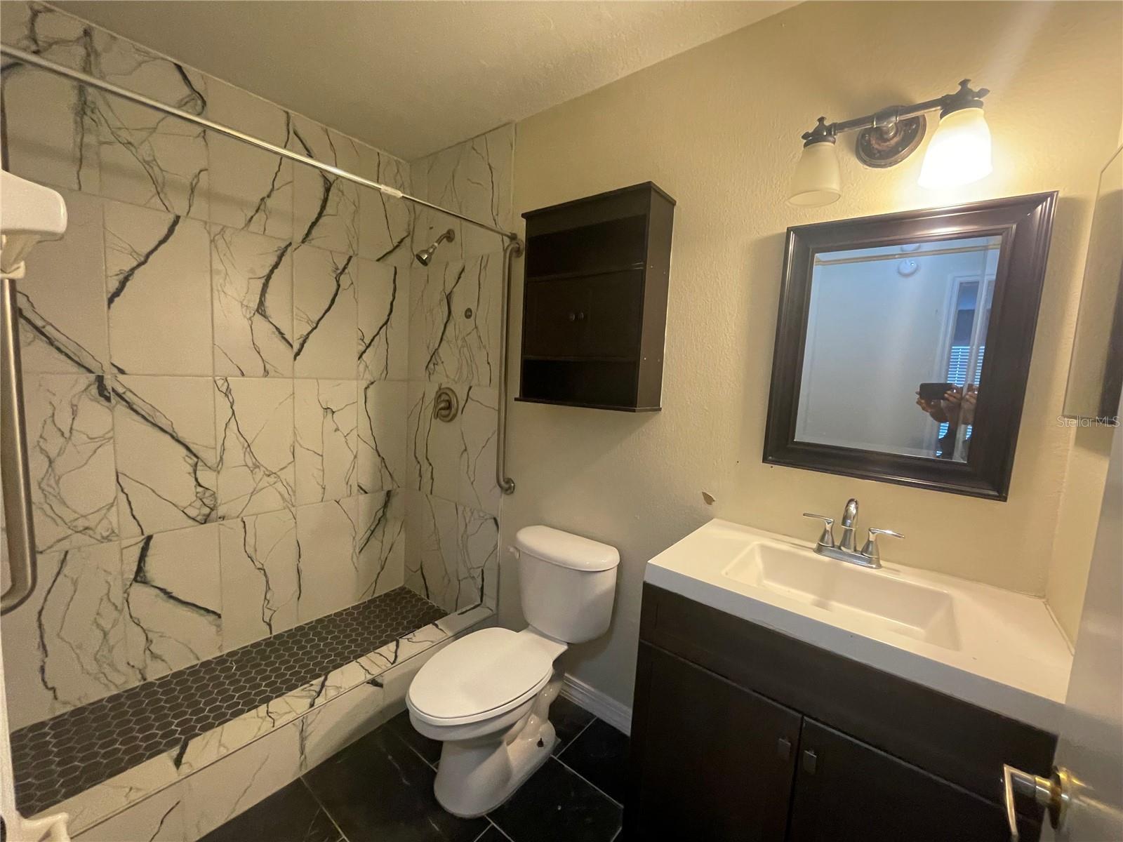 ISLAND CLUB WEST PH 02 - Residential Lease