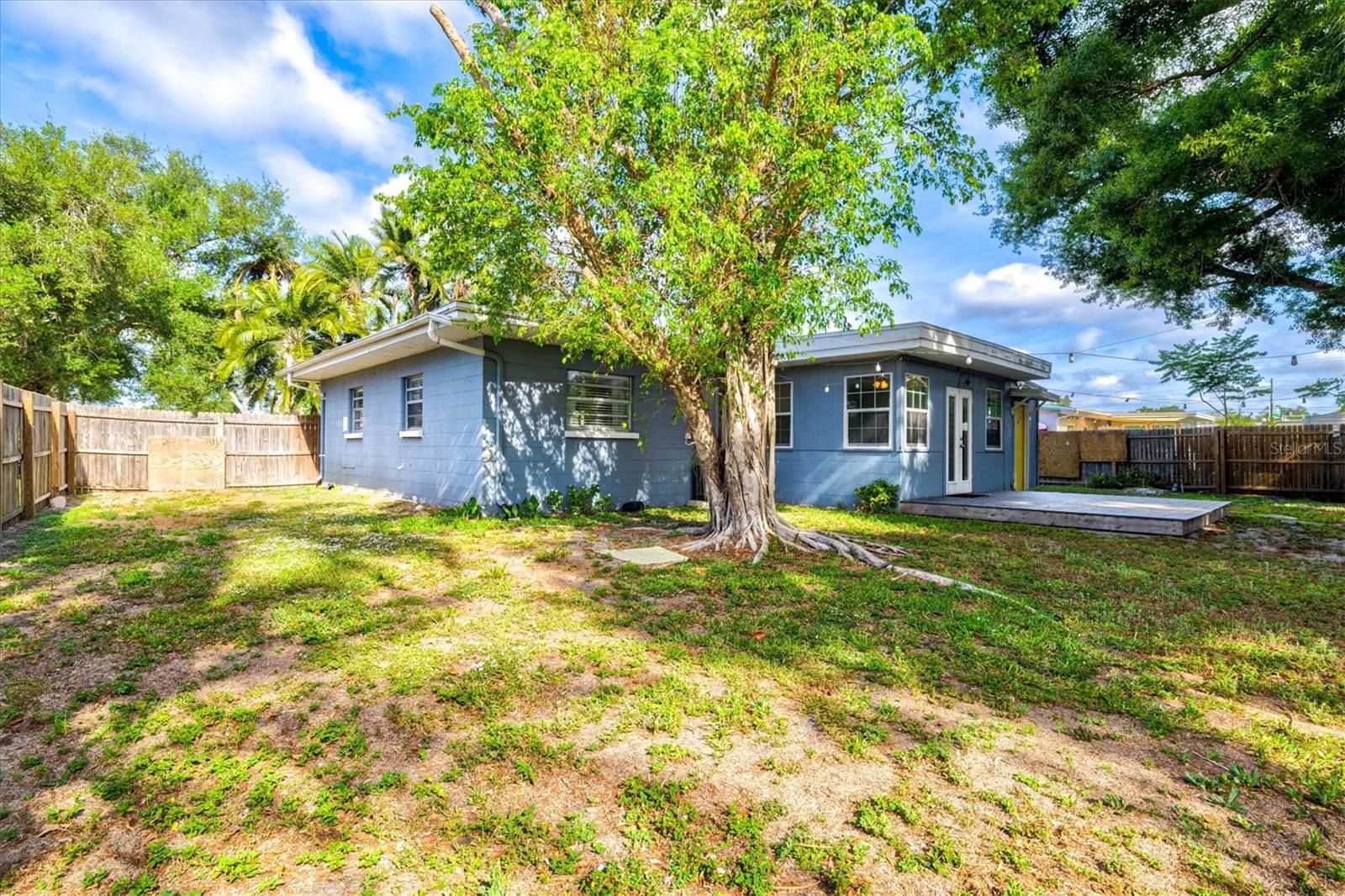 GOLDEN ACRES - Residential
