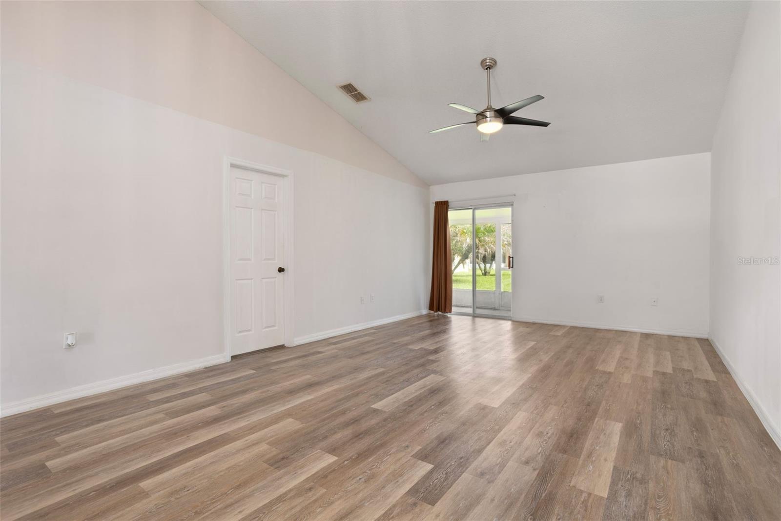 CANOE CREEK VILLAS - Residential