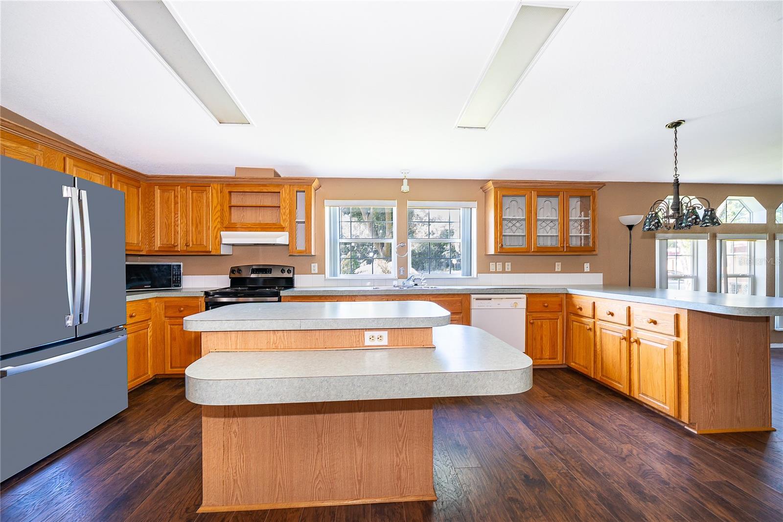 SHERWOOD FOREST - Residential