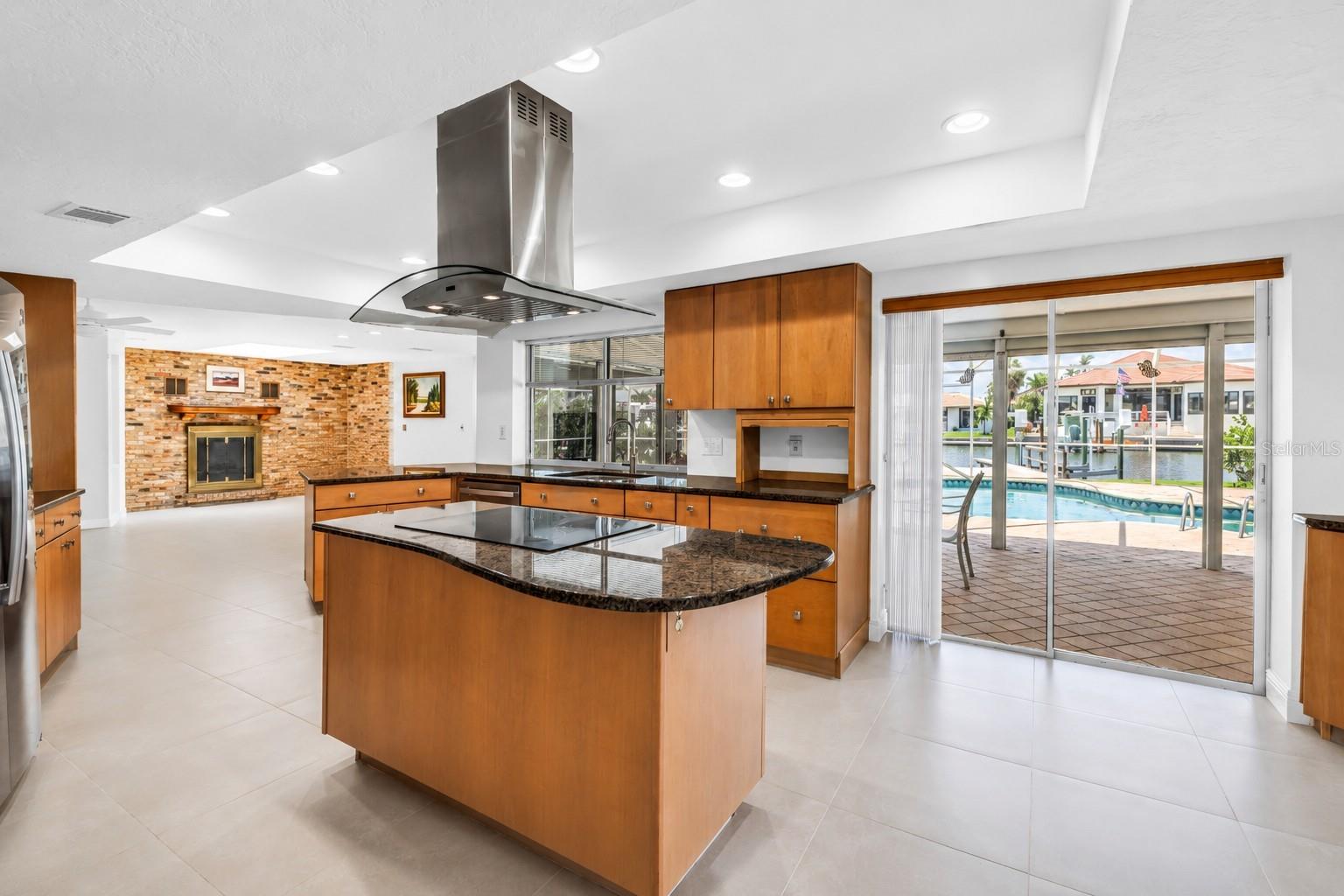 VENETIAN ISLES - Residential