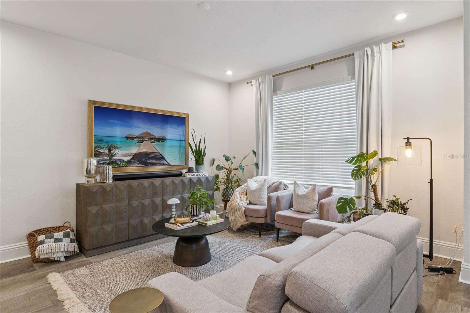 WATERBROOKE - Residential