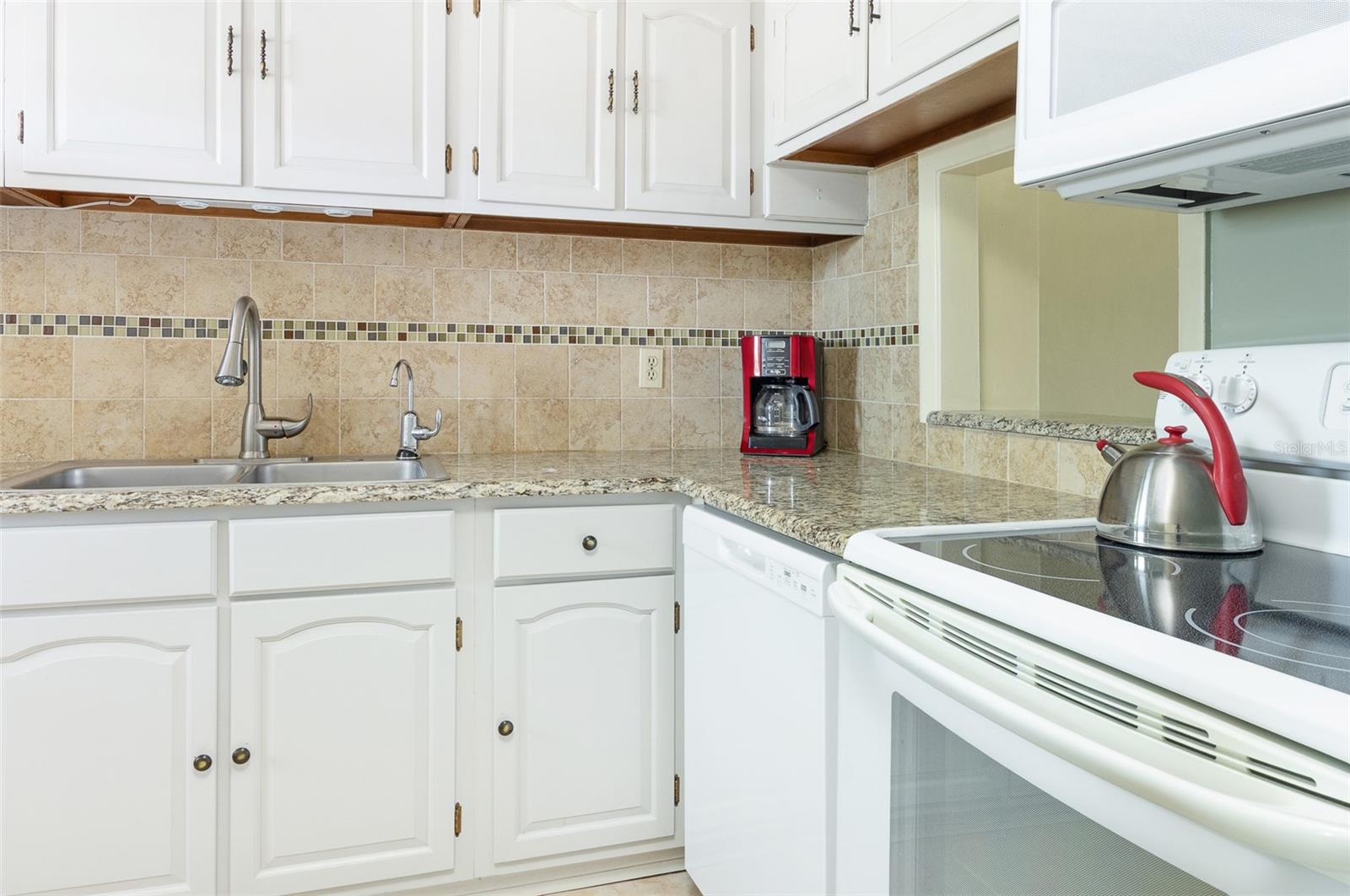 BOCA CIEGA POINT EAST - Residential