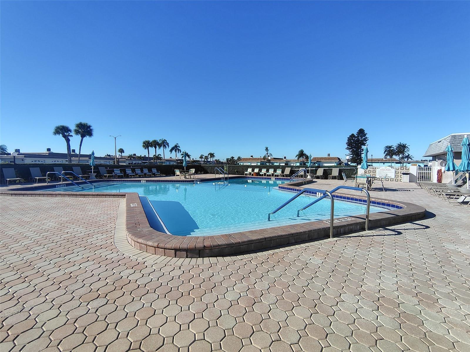 BOCA CIEGA POINT EAST - Residential