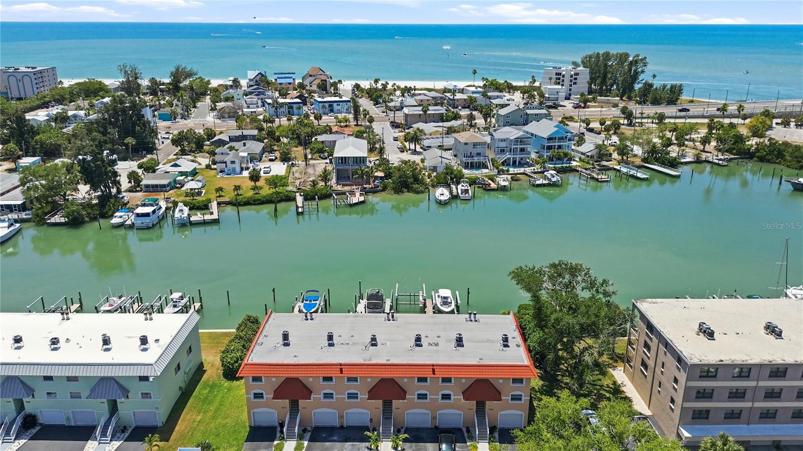 CAPRI LAGOONS CONDO - Residential