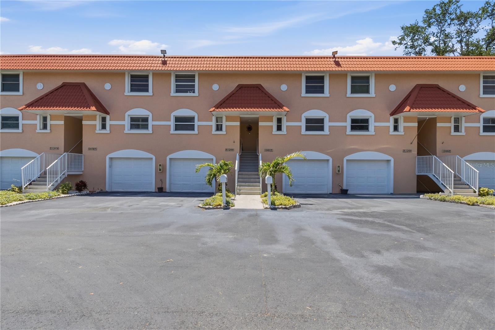 CAPRI LAGOONS CONDO - Residential