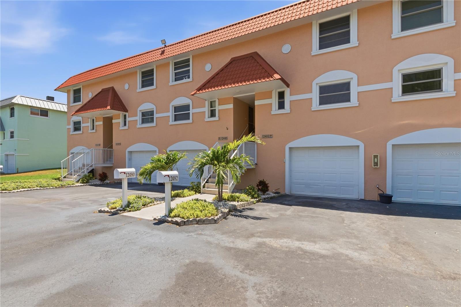 CAPRI LAGOONS CONDO - Residential