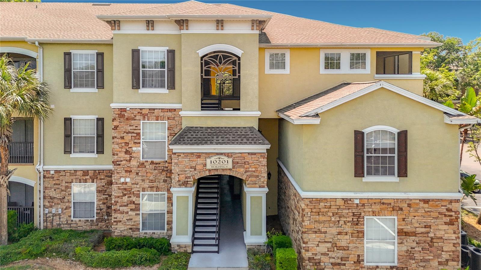 COURTNEY PALMS CONDO - Residential Lease