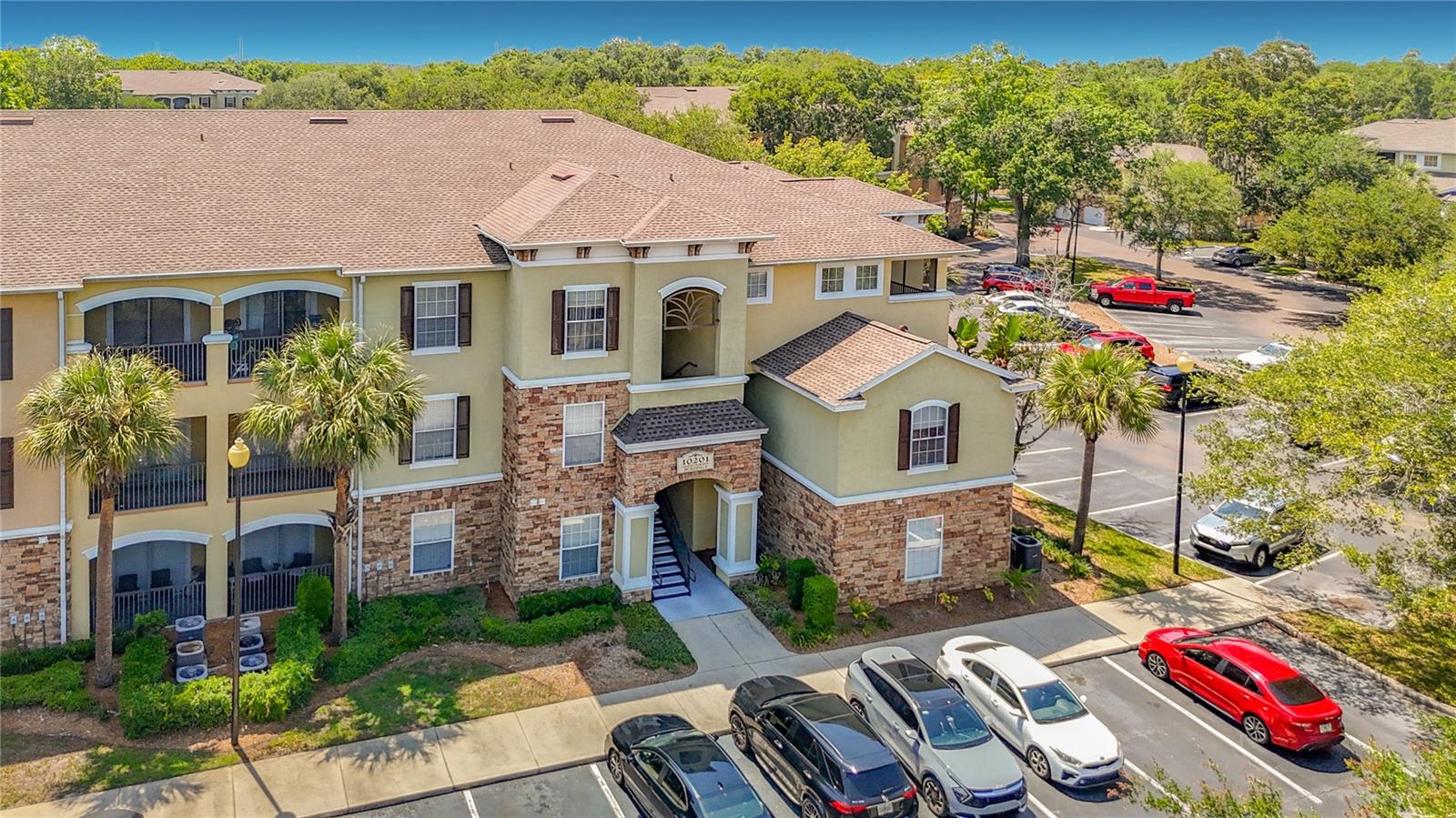COURTNEY PALMS CONDO - Residential Lease
