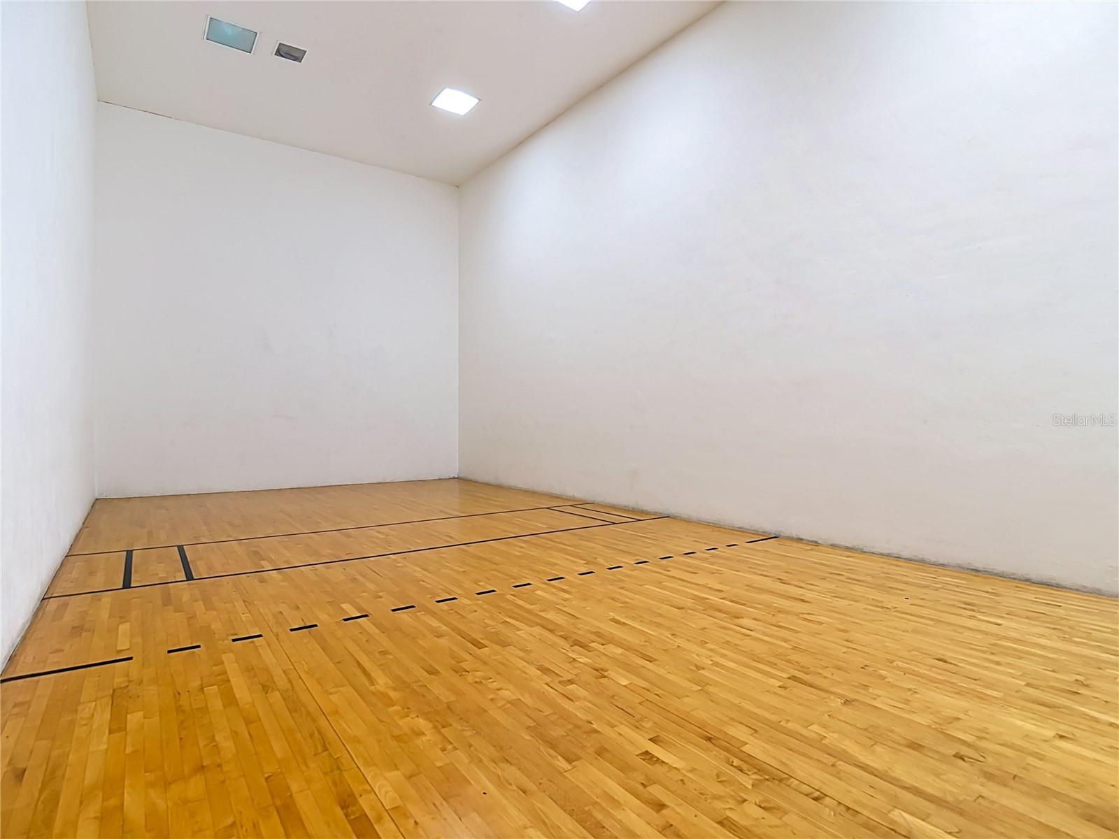 COURTNEY PALMS CONDO - Residential Lease