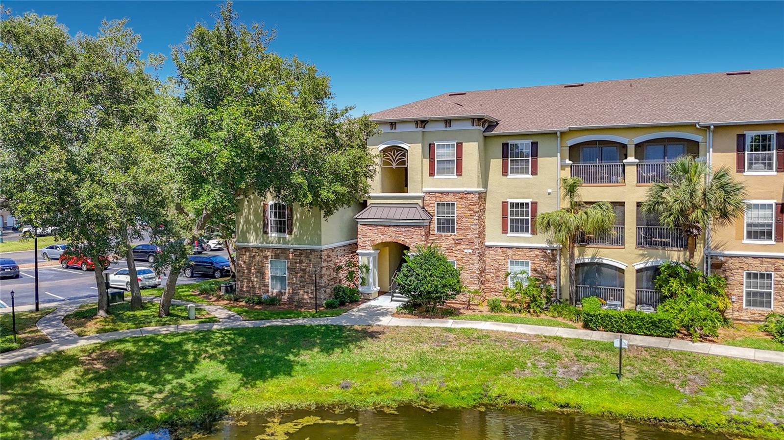 COURTNEY PALMS CONDO - Residential Lease
