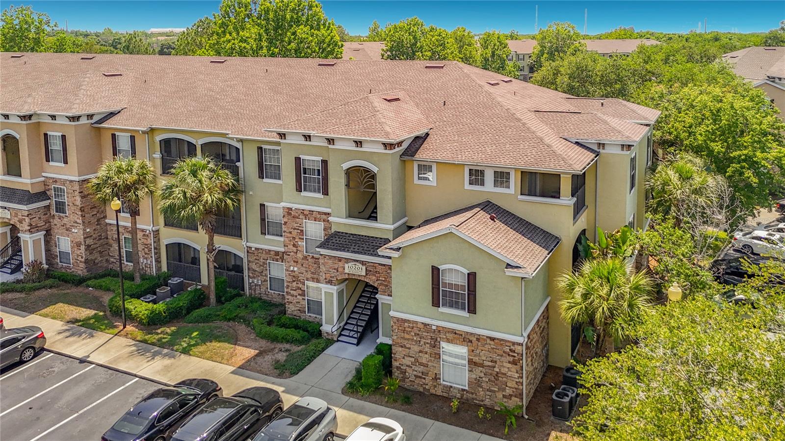 COURTNEY PALMS CONDO - Residential Lease