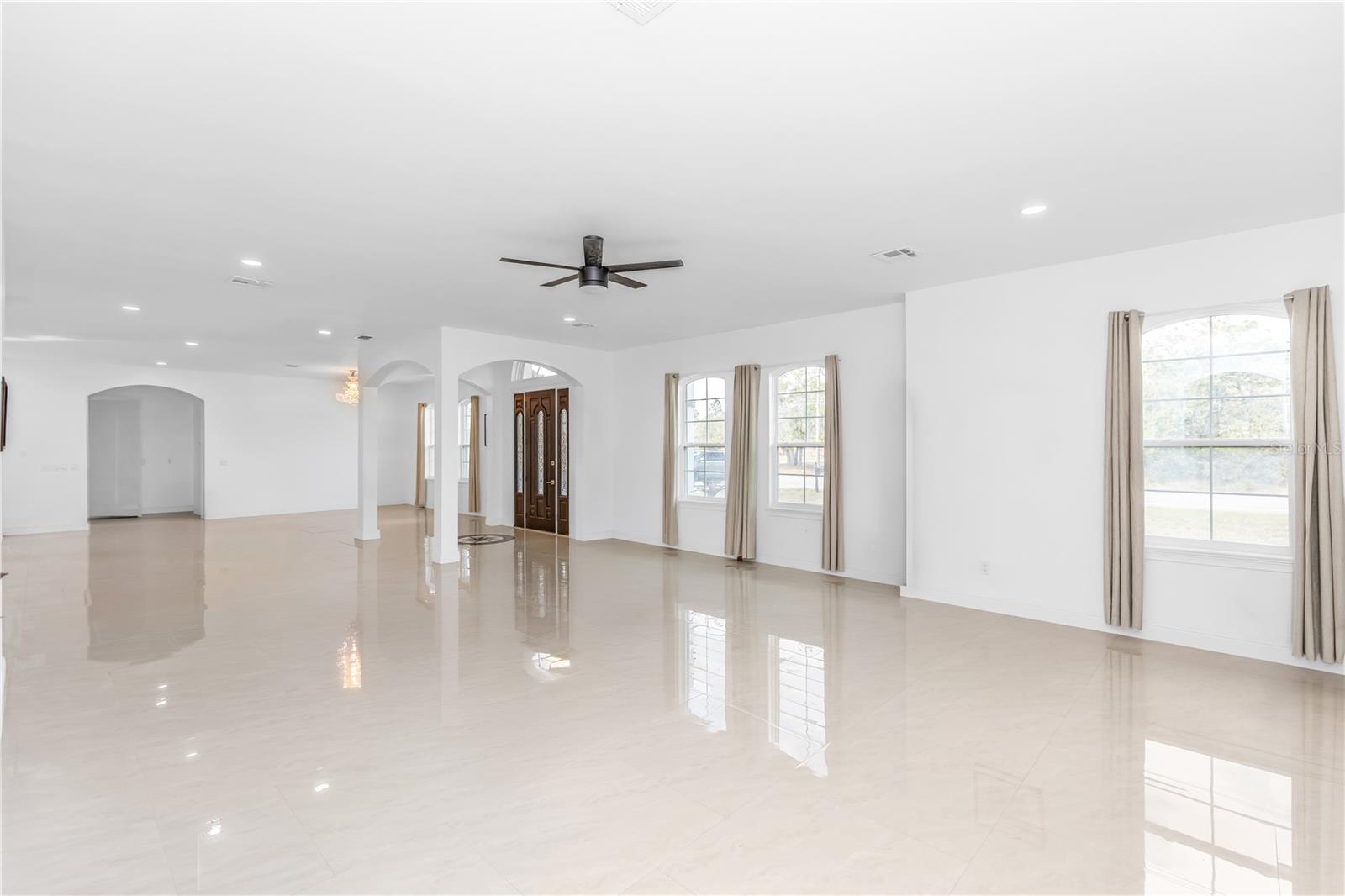 WEDGEFIELD - Residential