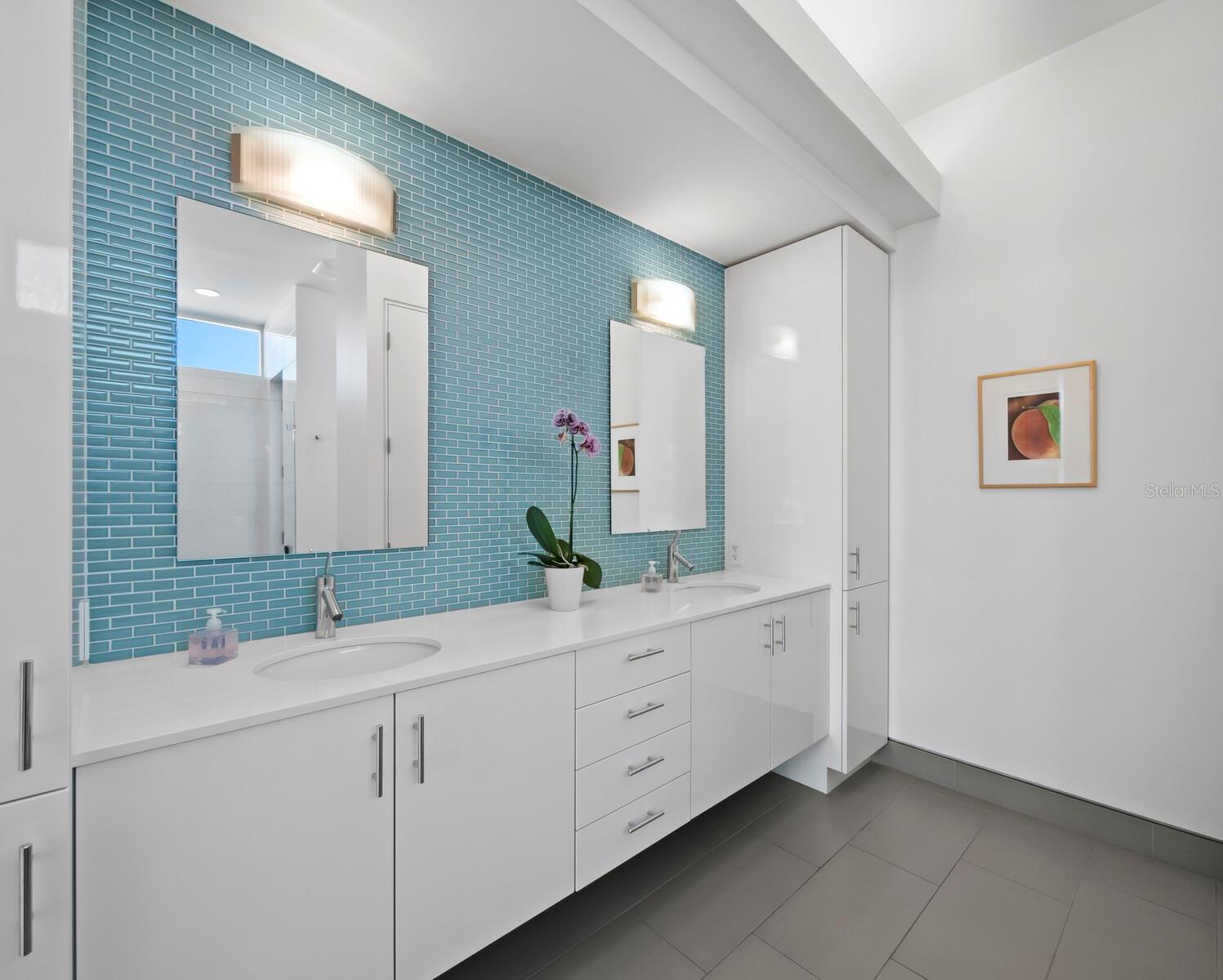 LIDO SHORES - Residential