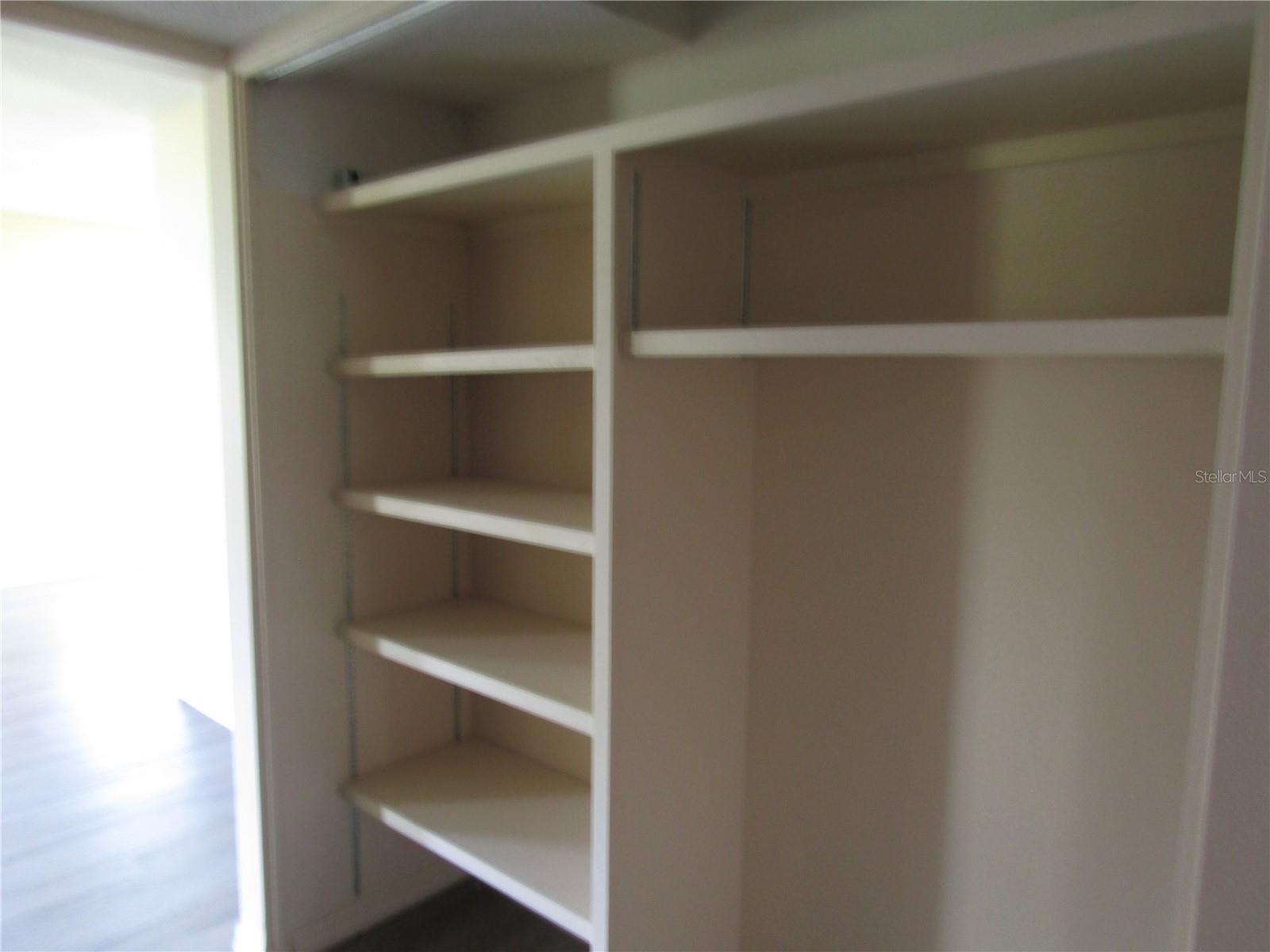 EUSTIS DIXIE HWY SUB - Residential Lease