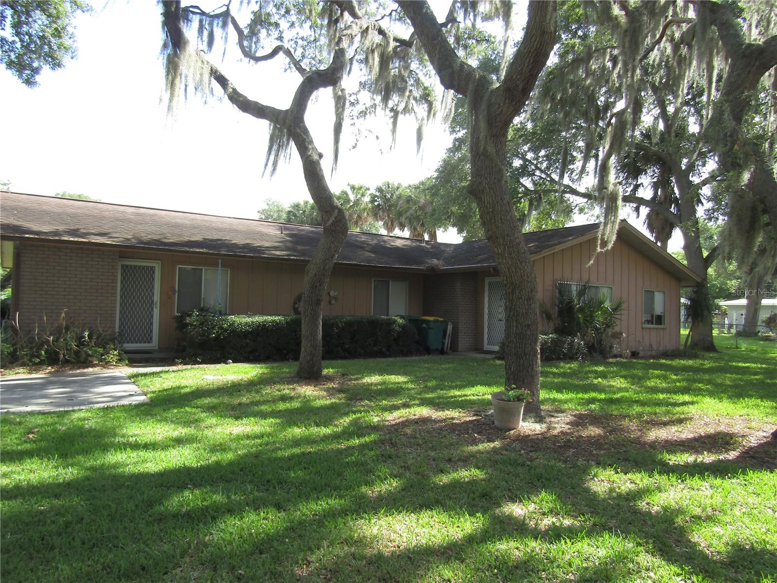 EUSTIS DIXIE HWY SUB - Residential Lease
