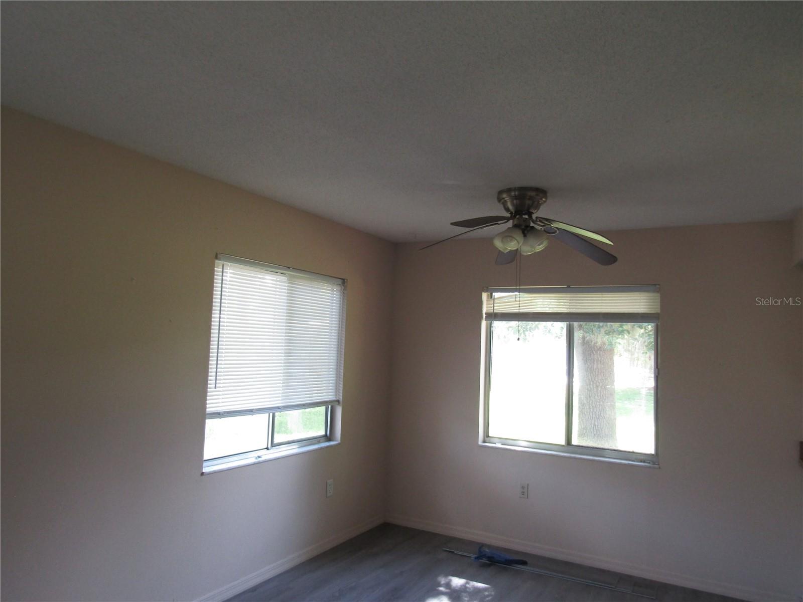 EUSTIS DIXIE HWY SUB - Residential Lease